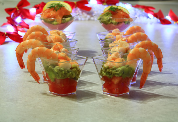 提供海鲜开胃菜，以庆祝圣诞节或新年图片下载