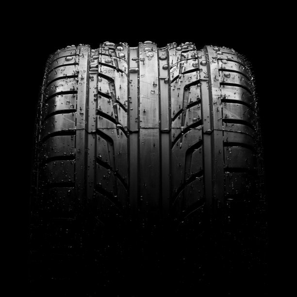 新汽车轮胎图片下载