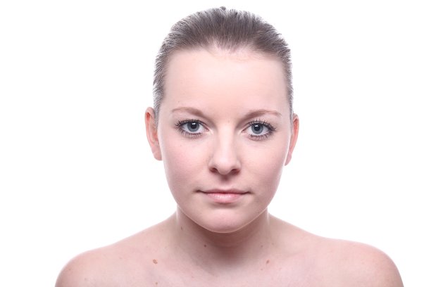 美丽的白种人皮肤护理女人图片下载