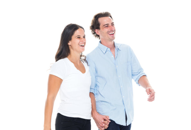 幸福的一对手牵着手走着图片下载