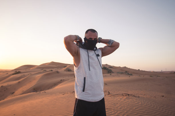 准备征服沙漠图片下载