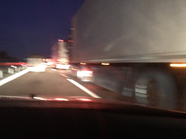 高速公路上交通堵塞图片下载