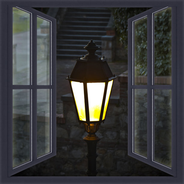 从开着的窗户看到的街灯-概念图像图片下载