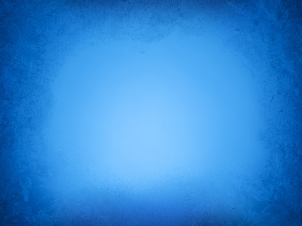 冰冻窗户上的霜冻图案象征着圣诞奇迹。图片下载