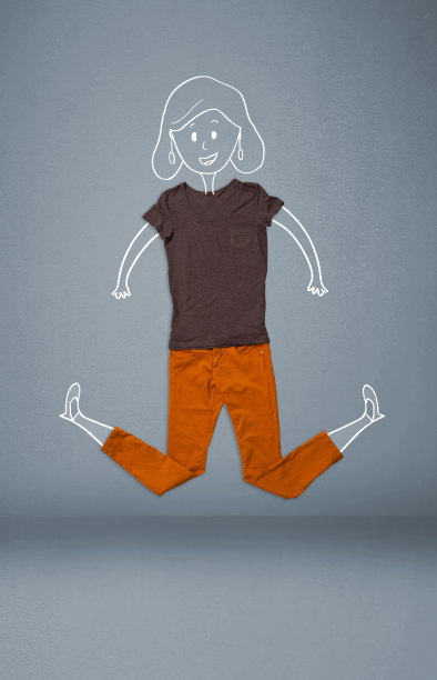 把衣服和女人画在一起图片下载