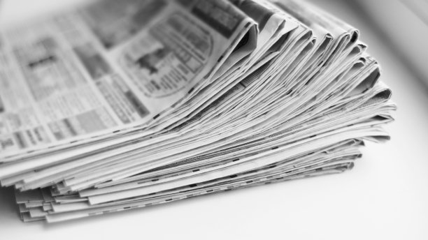 堆报纸图片下载