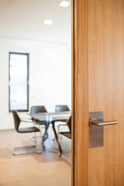 德国，会议室紧锁着门图片下载