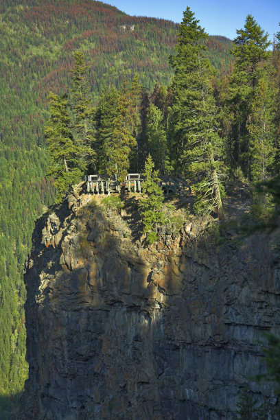 石头破碎。图片下载