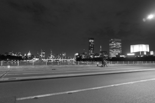 午夜频闪者图片下载