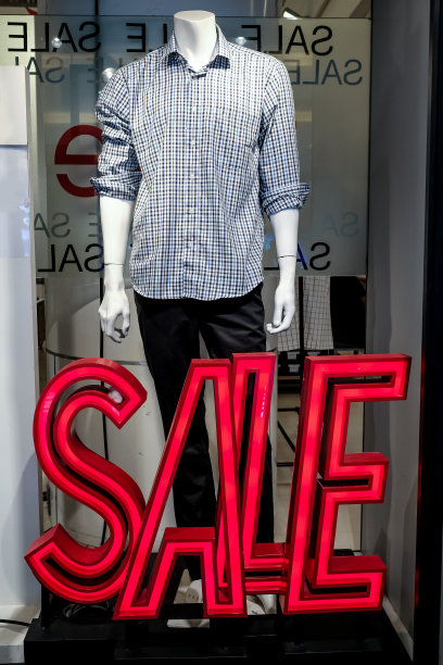百货商店的服装促销-促销展示图片下载