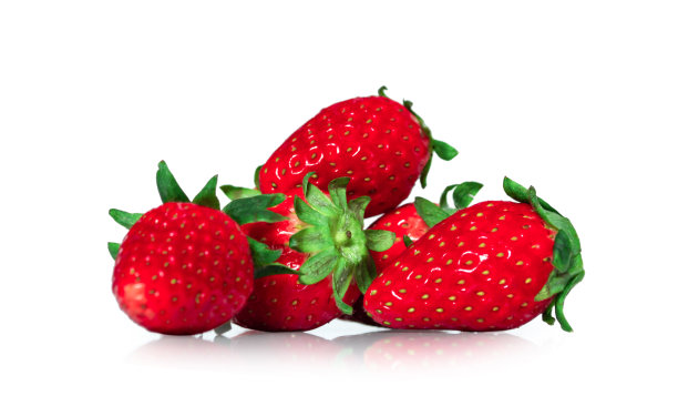 草莓孤立在白色背景。图片下载