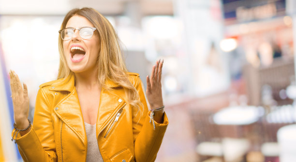 高兴和惊讶，欢呼表达哇手势图片下载