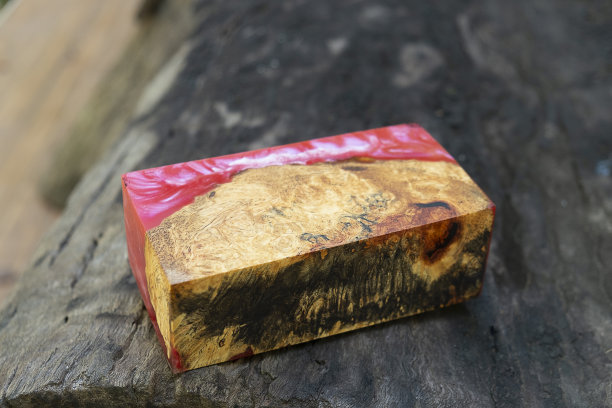 铸造环氧树脂稳定阿夫泽里亚树刺异国木材红黄色背景，抽象艺术图片照片，印刷设计和您的广告，混合图片下载