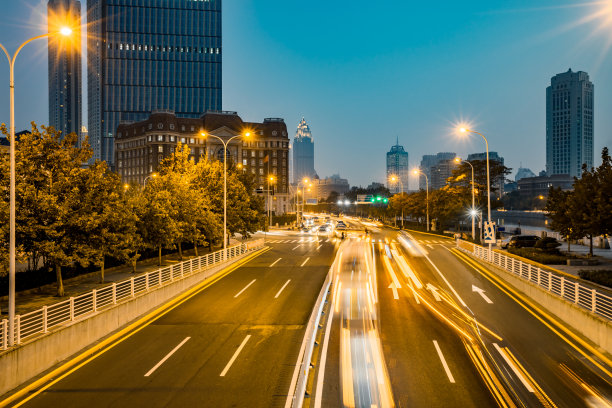 天津市中心的灯光小径图片下载