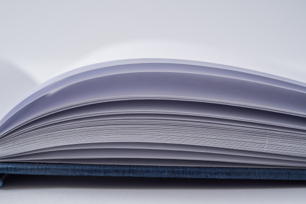 透视蓝色笔记本与打开页图片下载