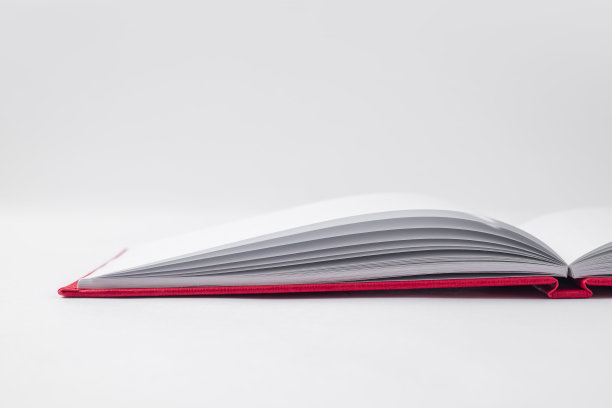 透视红色笔记本与打开页图片下载