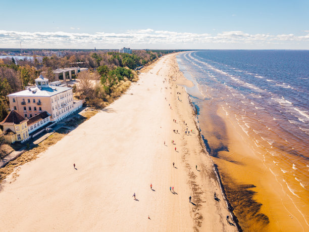鸟瞰图的尤尔马拉马拉松与人图片下载