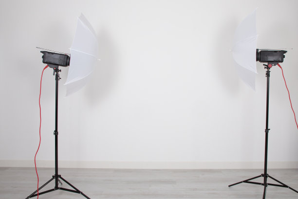工作室设置灯光和白色背景图片下载