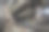 回收厂的输送带将垃圾输送到滚筒过滤器或带滚筒或筛网的旋转圆筒筛内，用于将垃圾分选成各种大小的分数图片下载