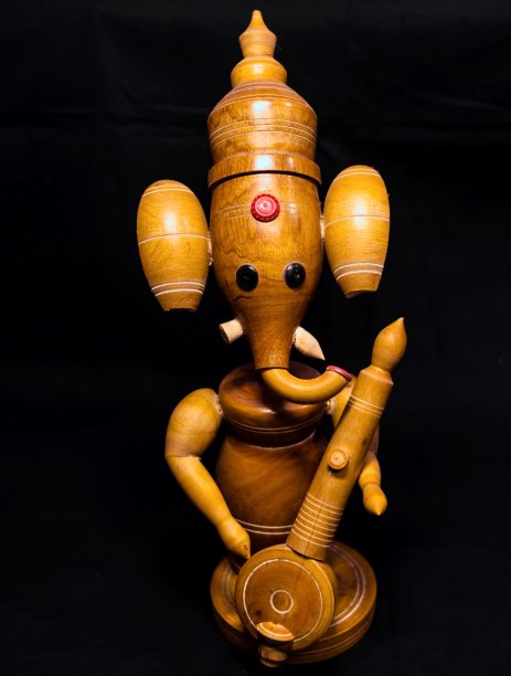 木制喂奶图片下载