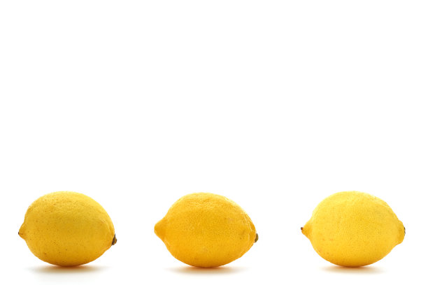 三个柠檬孤立的白色背景图片下载