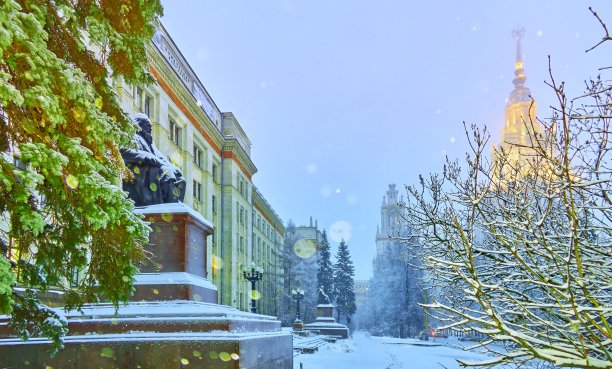 新年生机勃勃的俄罗斯著名大学化学系图片下载