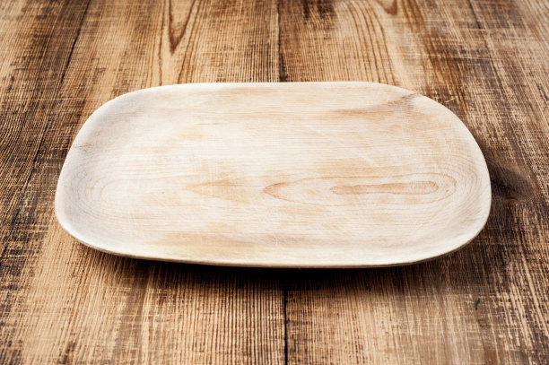 木桌上的空白木板。图片下载