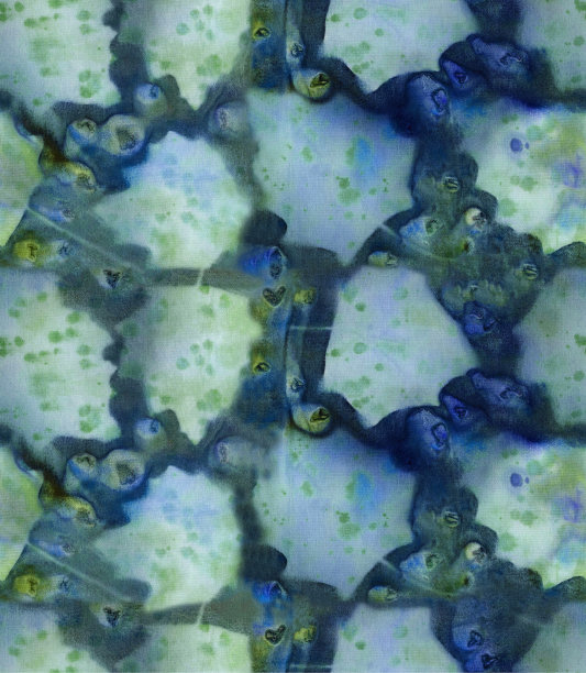 一个抽象的手绘织物的照片，冷蓝色背景和树叶图片下载