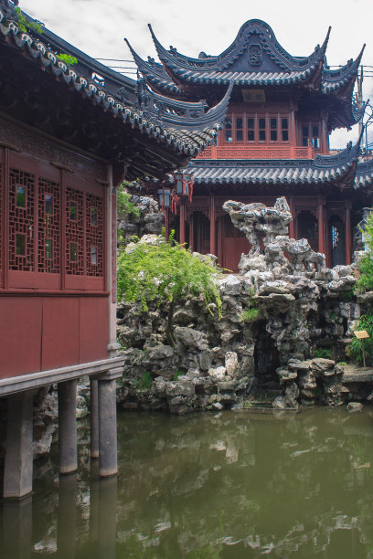 中国上海，豫园的传统亭子图片下载