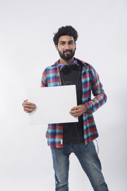 大学的男孩图片下载