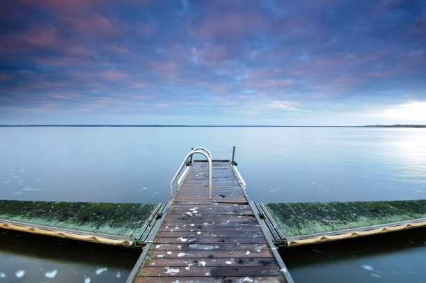 肮脏的码头图片下载