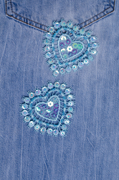 蕾丝装饰的心图片下载