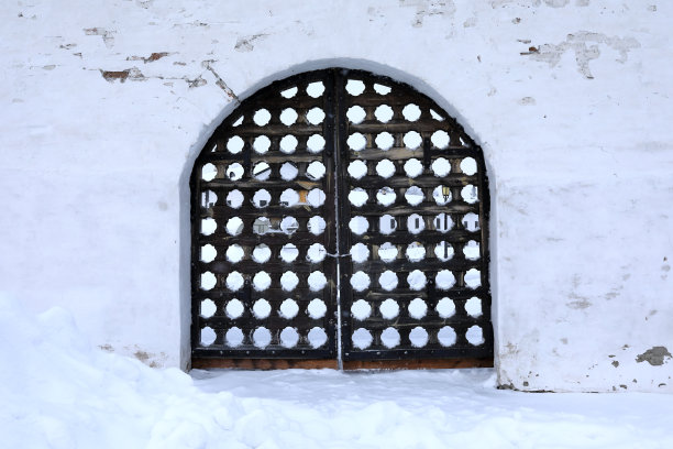 托博尔斯克克里姆林宫的木门图片下载