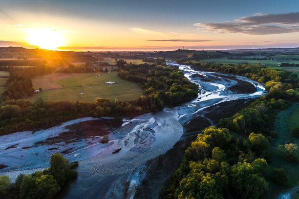 新西兰南岛坎特伯雷的奥皮伊河图片下载
