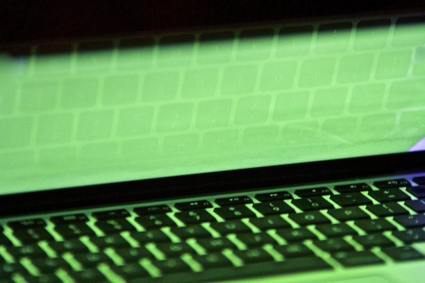 绿屏抽象电脑键盘图片下载