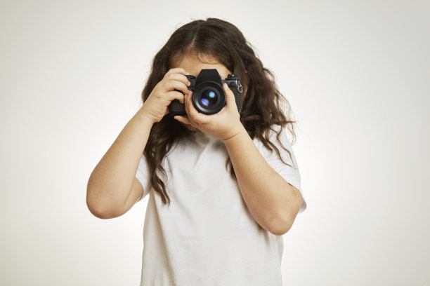 年轻女孩的摄影师图片下载