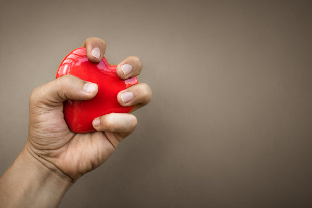 牵手的心图片下载