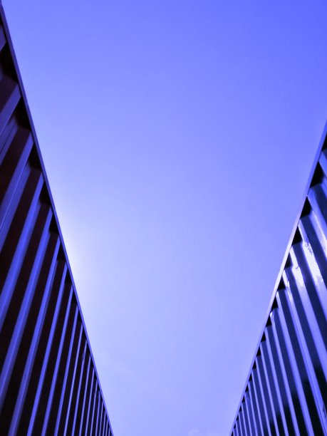 集装箱和天空视图图片下载