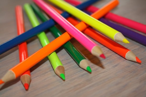 彩色铅笔图片下载