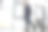 西装革履的年轻商人走过机场大厅。他看了看窗户。家伙滚手提箱。他看上去很自信。图片下载