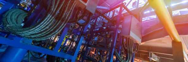 具有制造背景的玻璃纤维生产工业设备图片下载