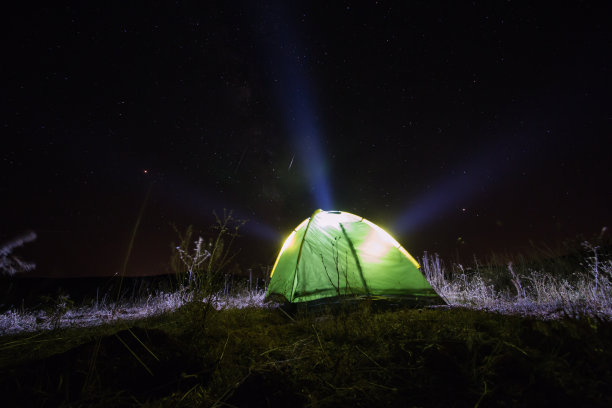 长时间暴露的帐篷营地图片下载