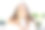 快乐的女人微笑着展示智能手机屏幕图片下载