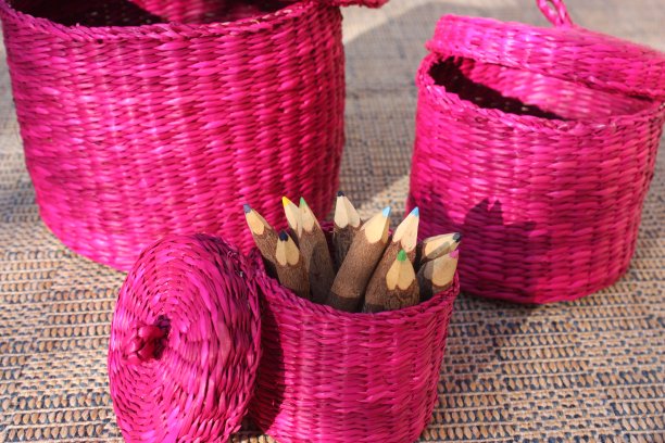 各种颜色的蜡笔木制铅笔图片下载