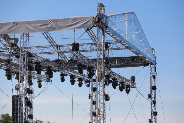 金属街景上的灯光和频闪仪图片下载