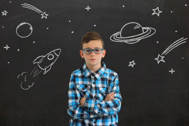 小男孩，孩子，思考想法，梦想想象太空星星图片下载