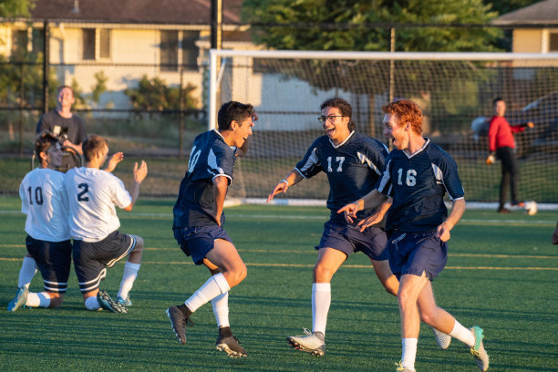 成人足球比赛图片下载
