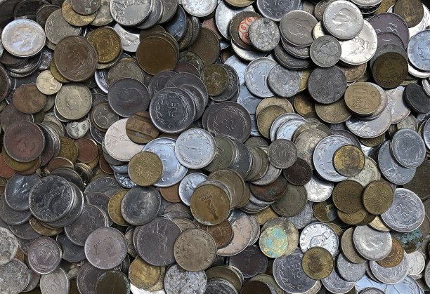 地面上的古币图片下载