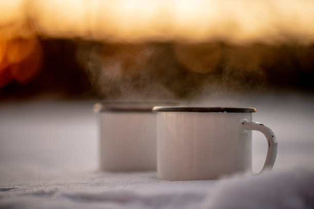 热气腾腾的苹果酒图片下载