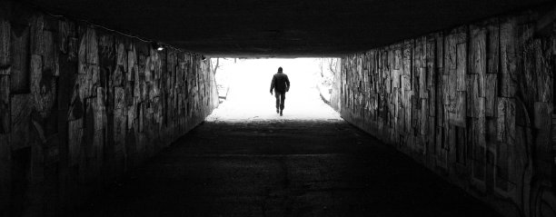 保加利亚索非亚城市公园(Borisova gradina)的地铁图片下载